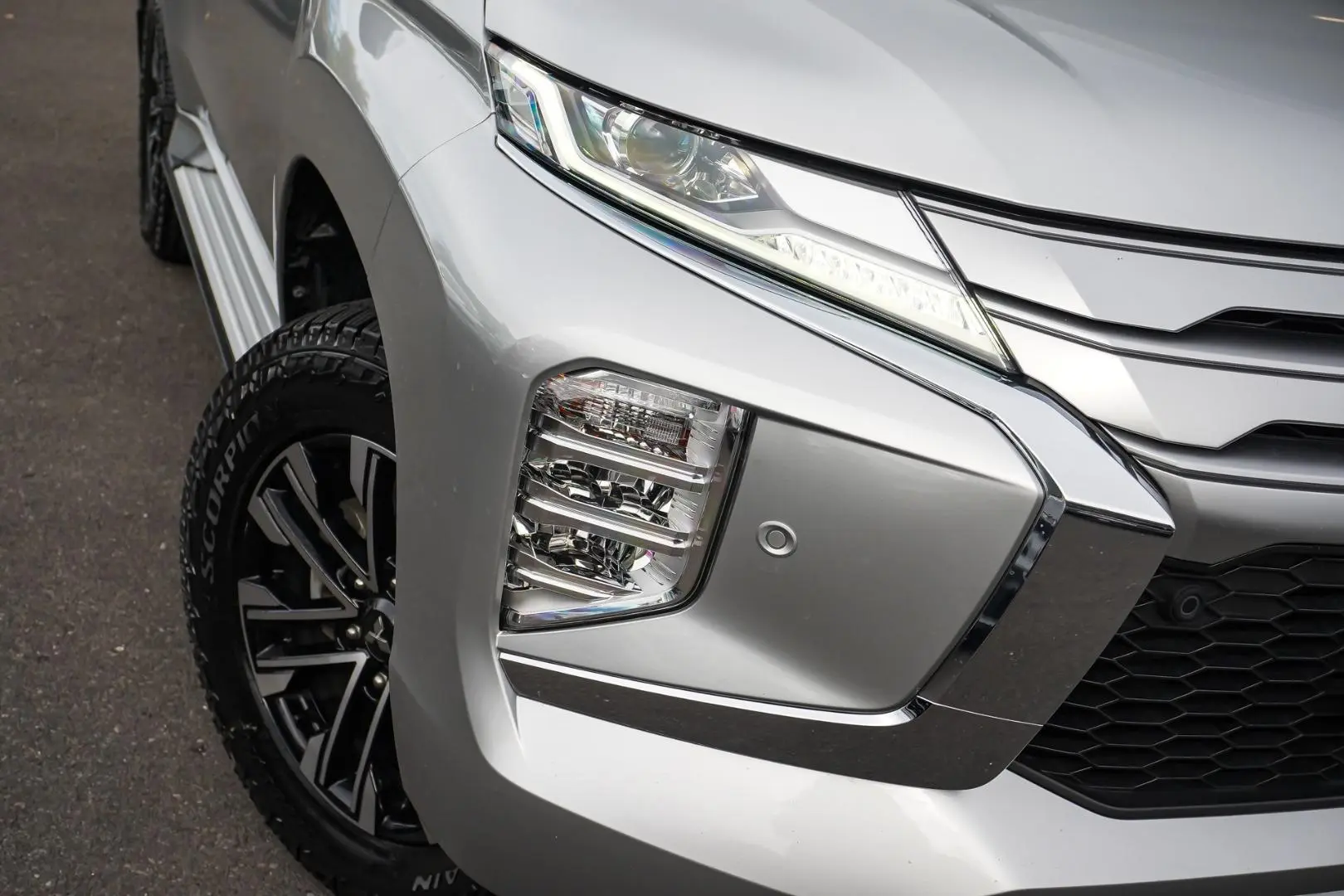 2022 Mitsubishi Pajero Sport Gallery Image 11