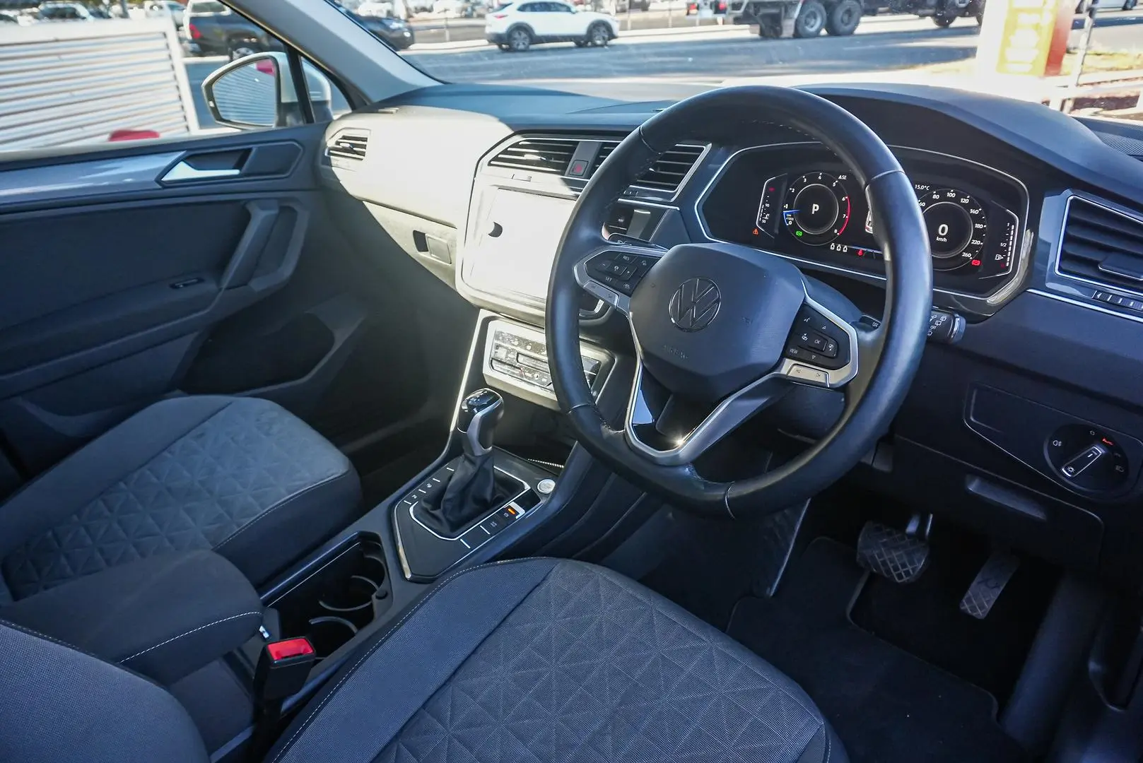 2023 Volkswagen Tiguan Gallery Image 6