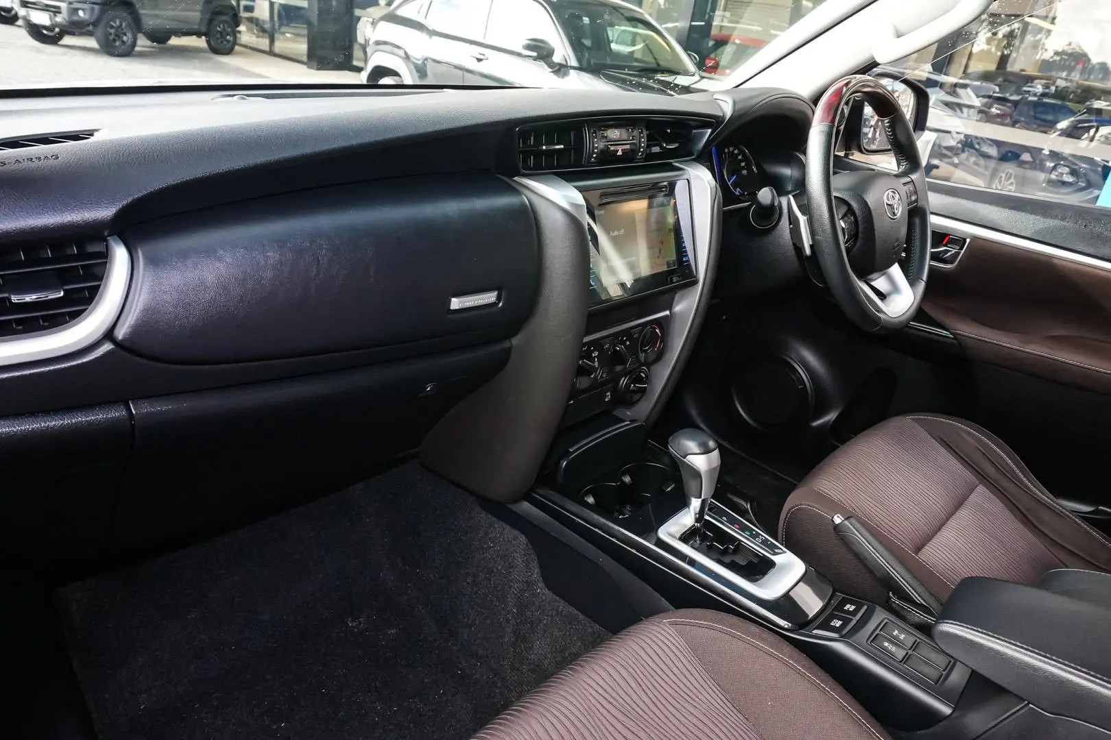2017 Toyota Fortuner Gallery Image 10
