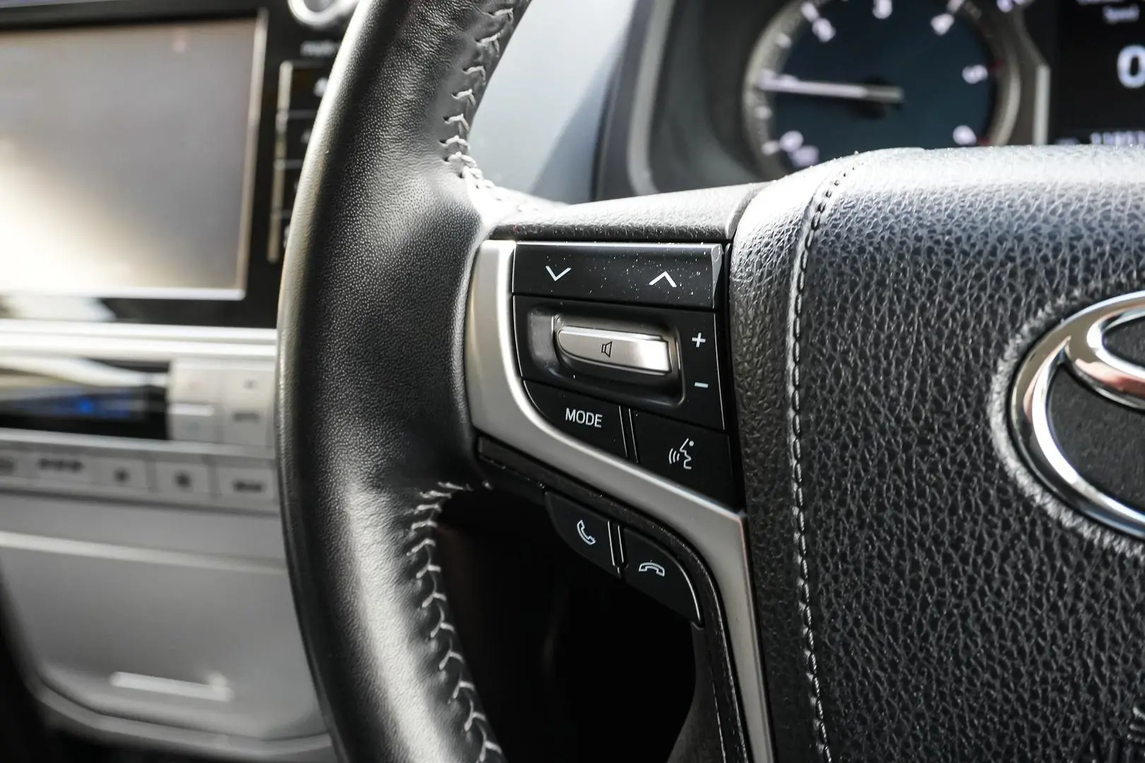 2017 Toyota Landcruiser Prado Gallery Image 19