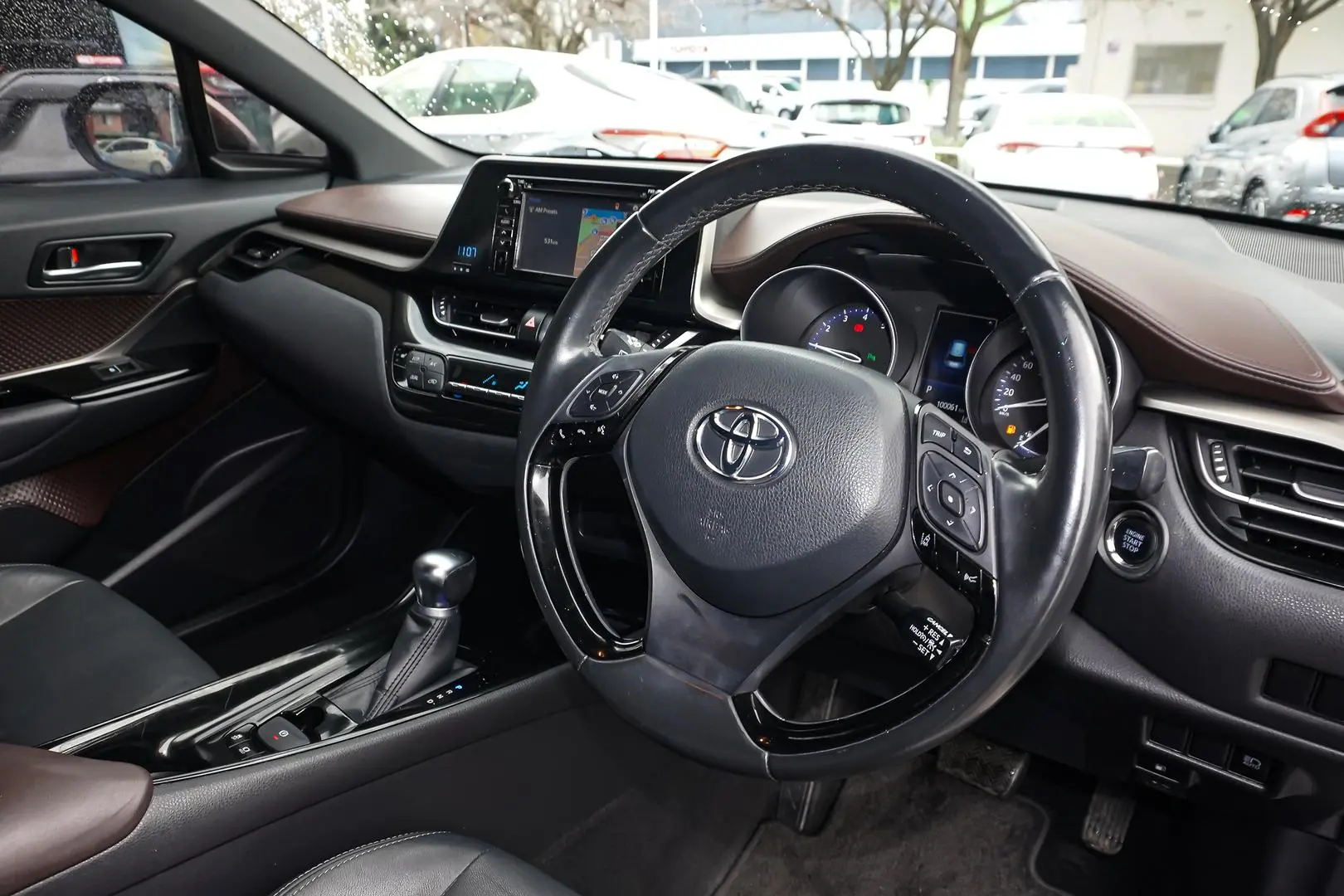 2018 Toyota C-HR Gallery Image 6
