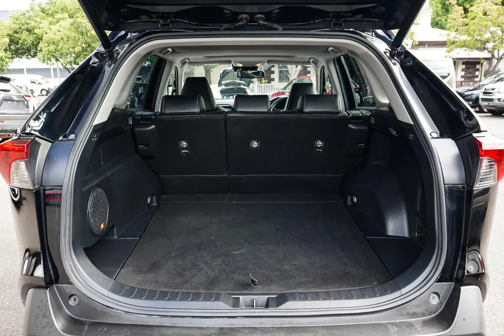 2021 Toyota RAV4 Gallery Image 9