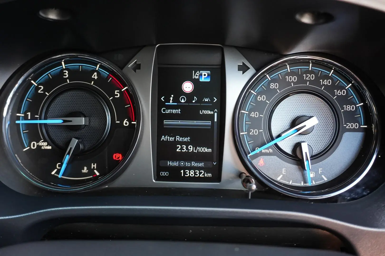 2022 Toyota Hilux Gallery Image 15