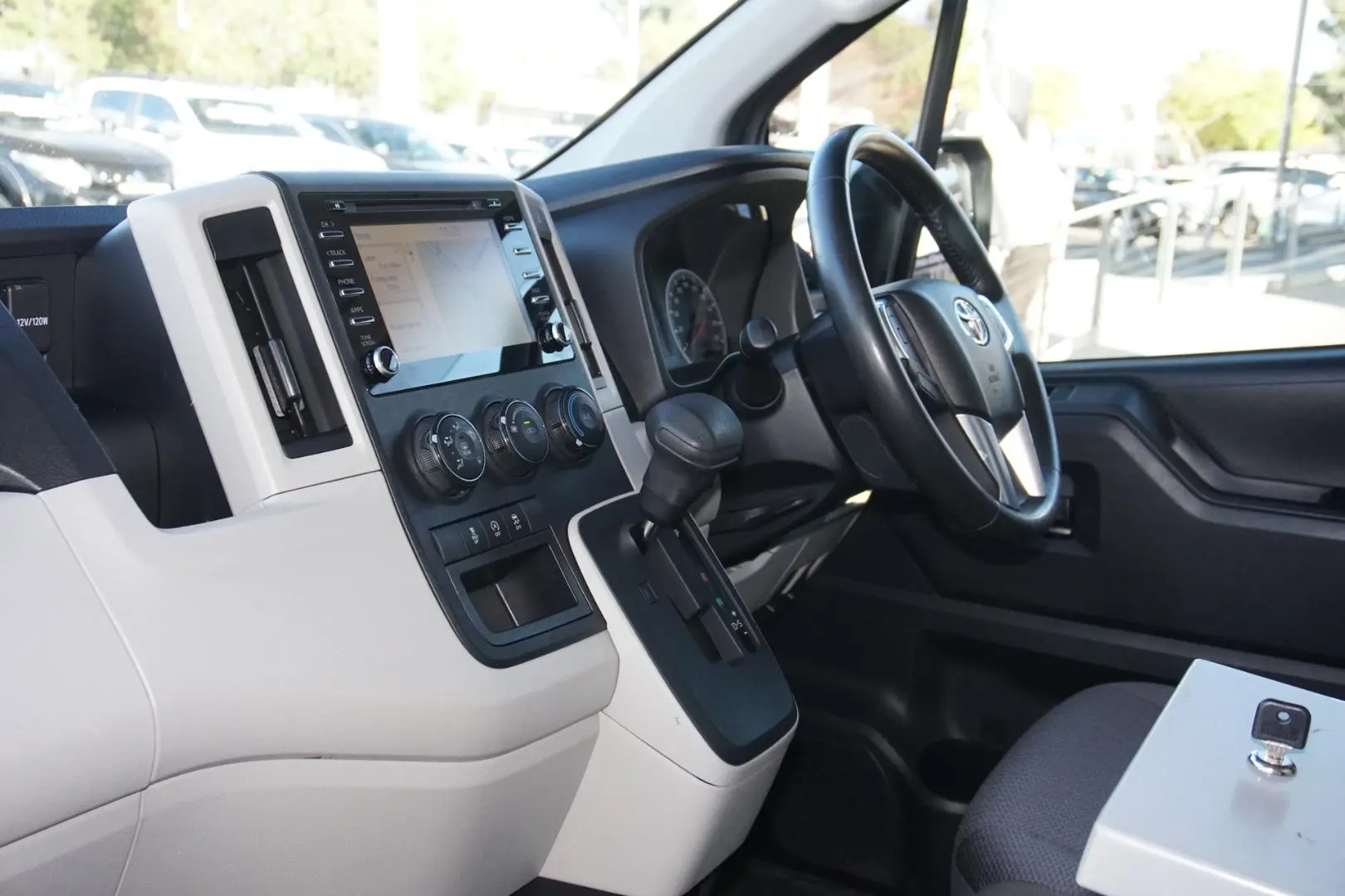 2020 Toyota Hiace Gallery Image 17
