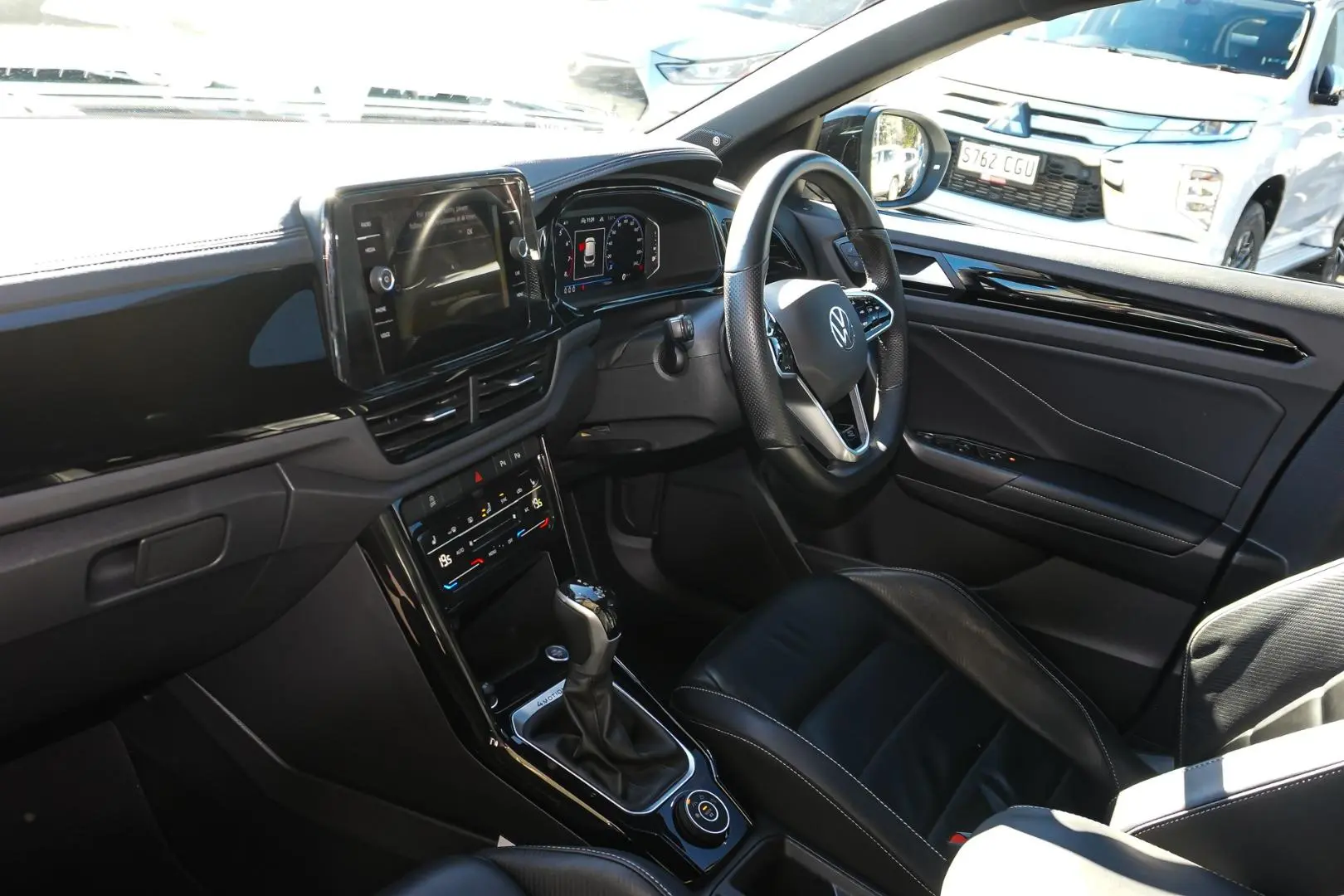 2023 Volkswagen T-Roc Gallery Image 11