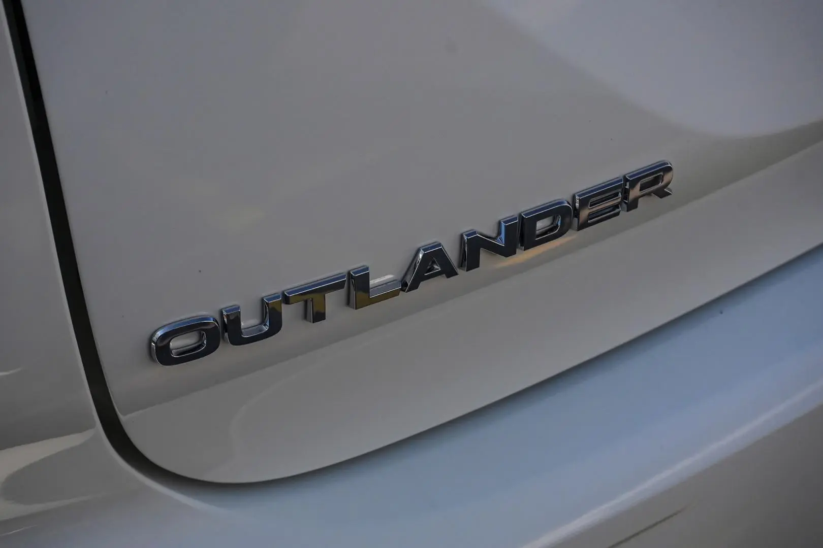 2024 Mitsubishi Outlander Gallery Image 14