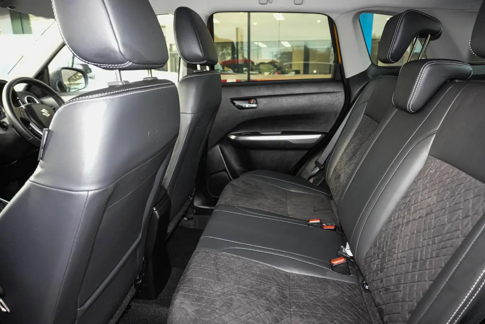 2023 Suzuki Vitara Gallery Image 8