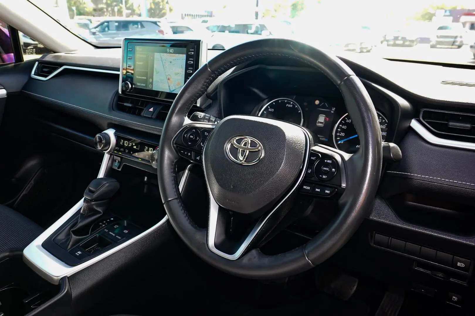 2022 Toyota RAV4 Gallery Image 7