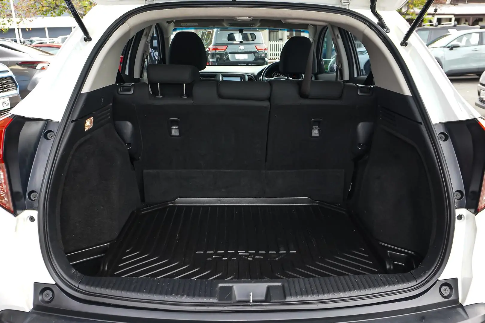 2017 Honda HR-V Gallery Image 9