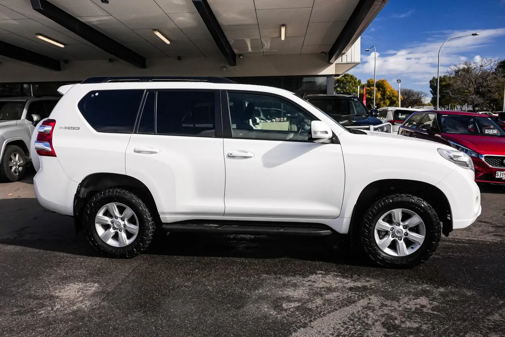 2014 Toyota Landcruiser Prado Gallery Image 4