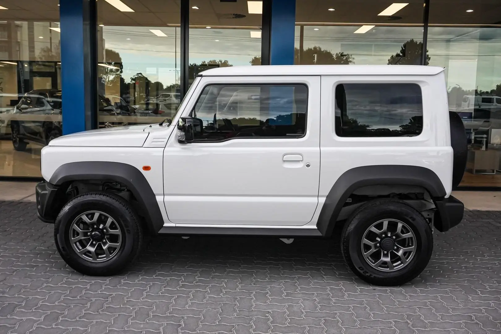 2022 Suzuki Jimny Gallery Image 4
