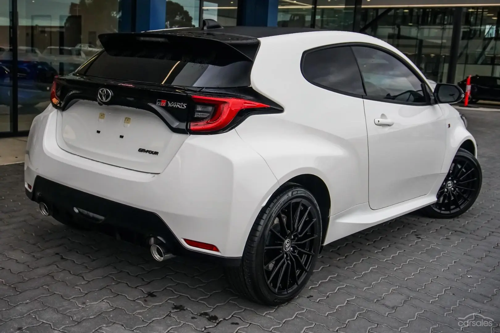 2020 Toyota Yaris Image 2