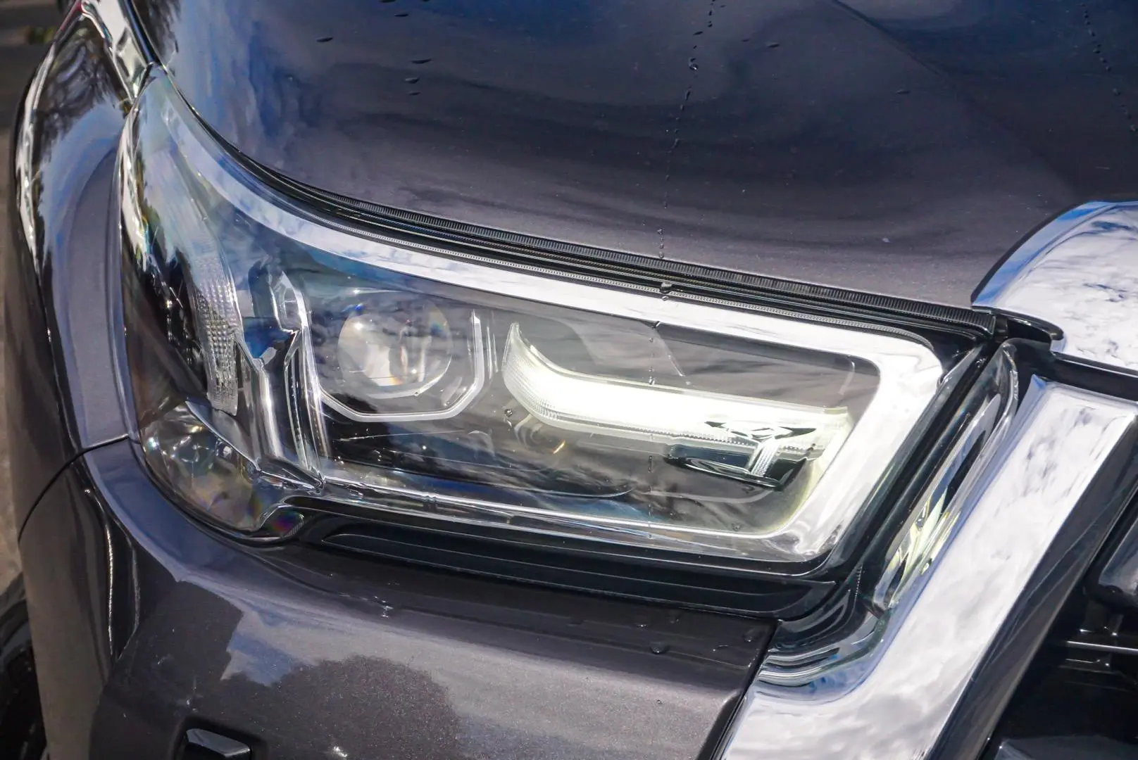 2022 Toyota Hilux Gallery Image 12