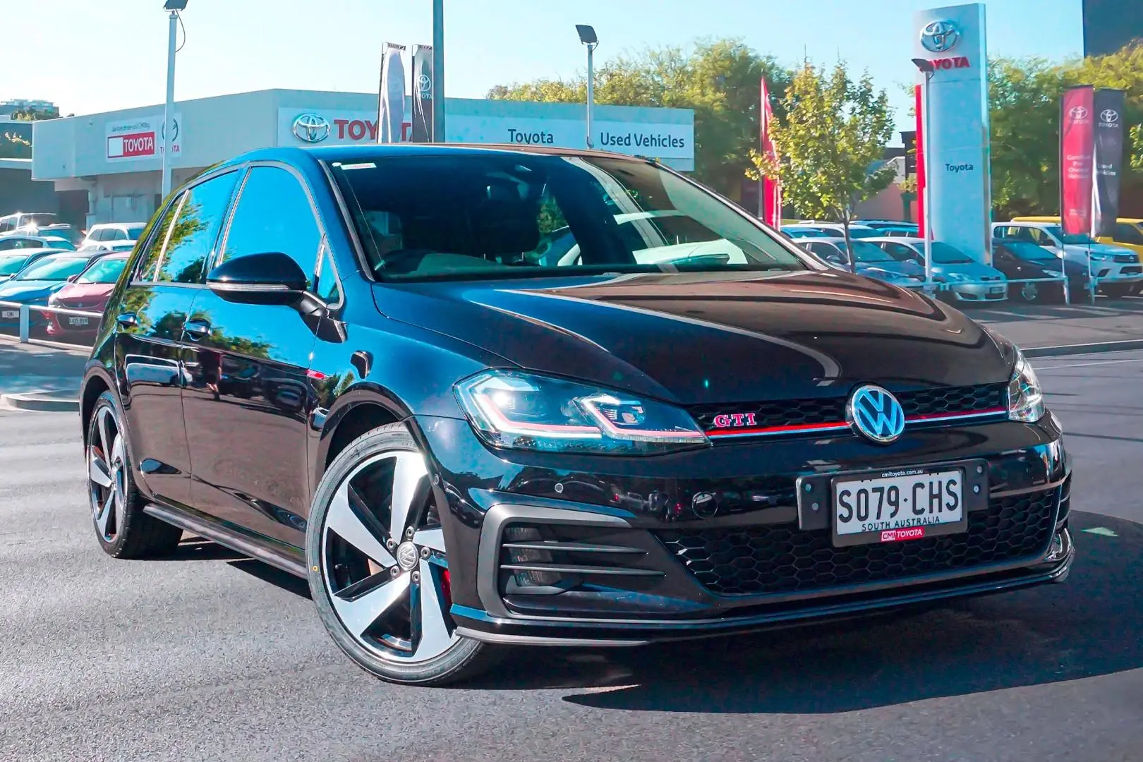 2019 Volkswagen Golf Gallery Image 1