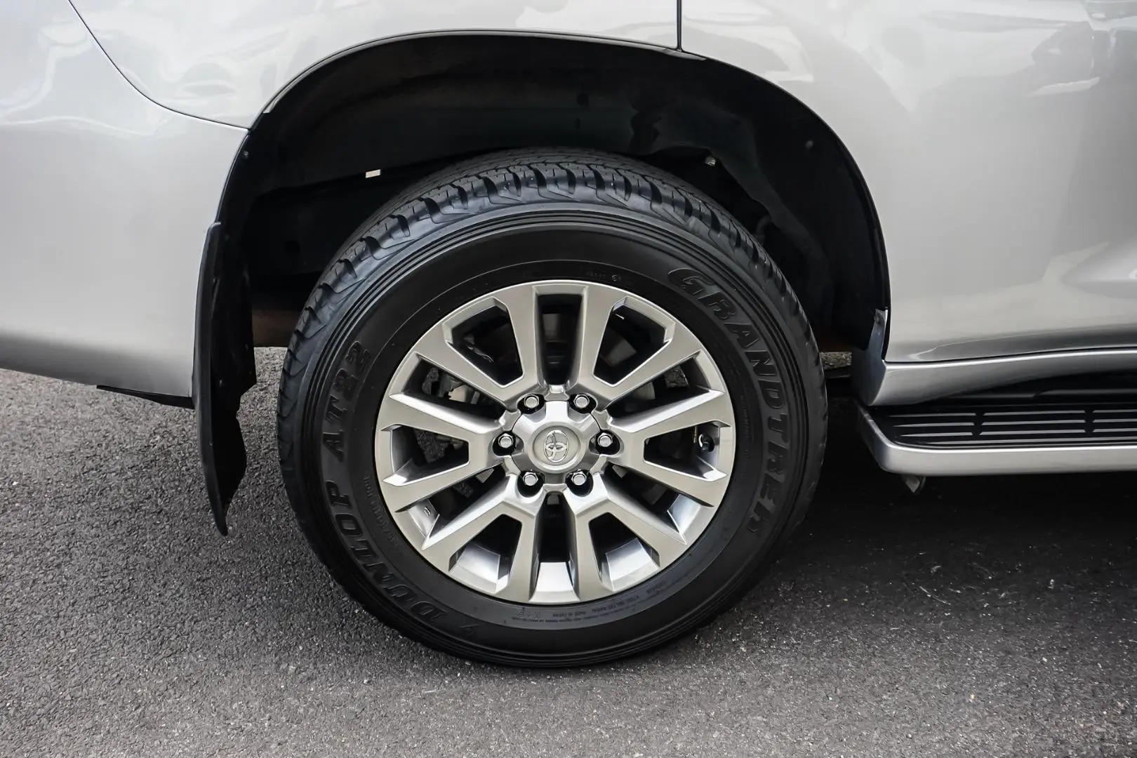 2021 Toyota Landcruiser Prado Gallery Image 19