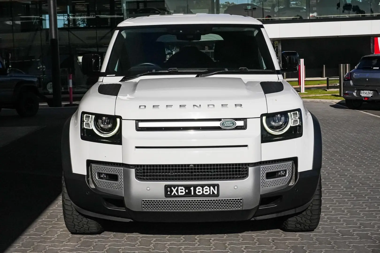 2021 Land Rover Defender Gallery Image 5