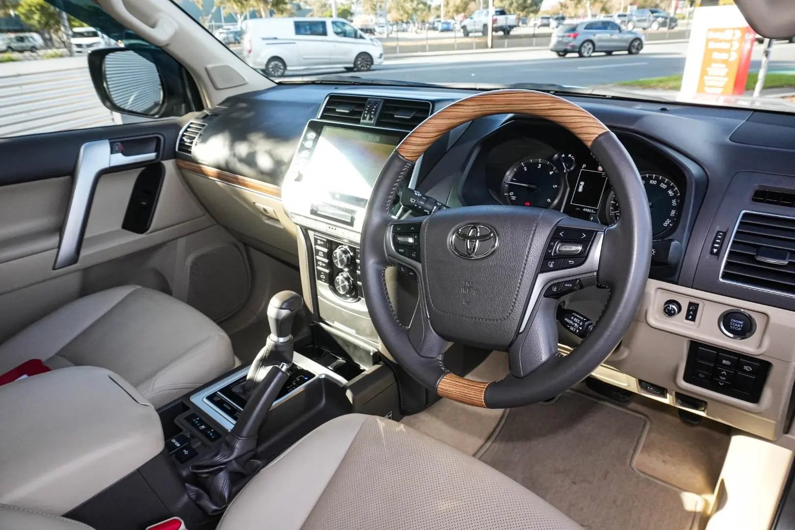 2022 Toyota Landcruiser Prado Gallery Image 7