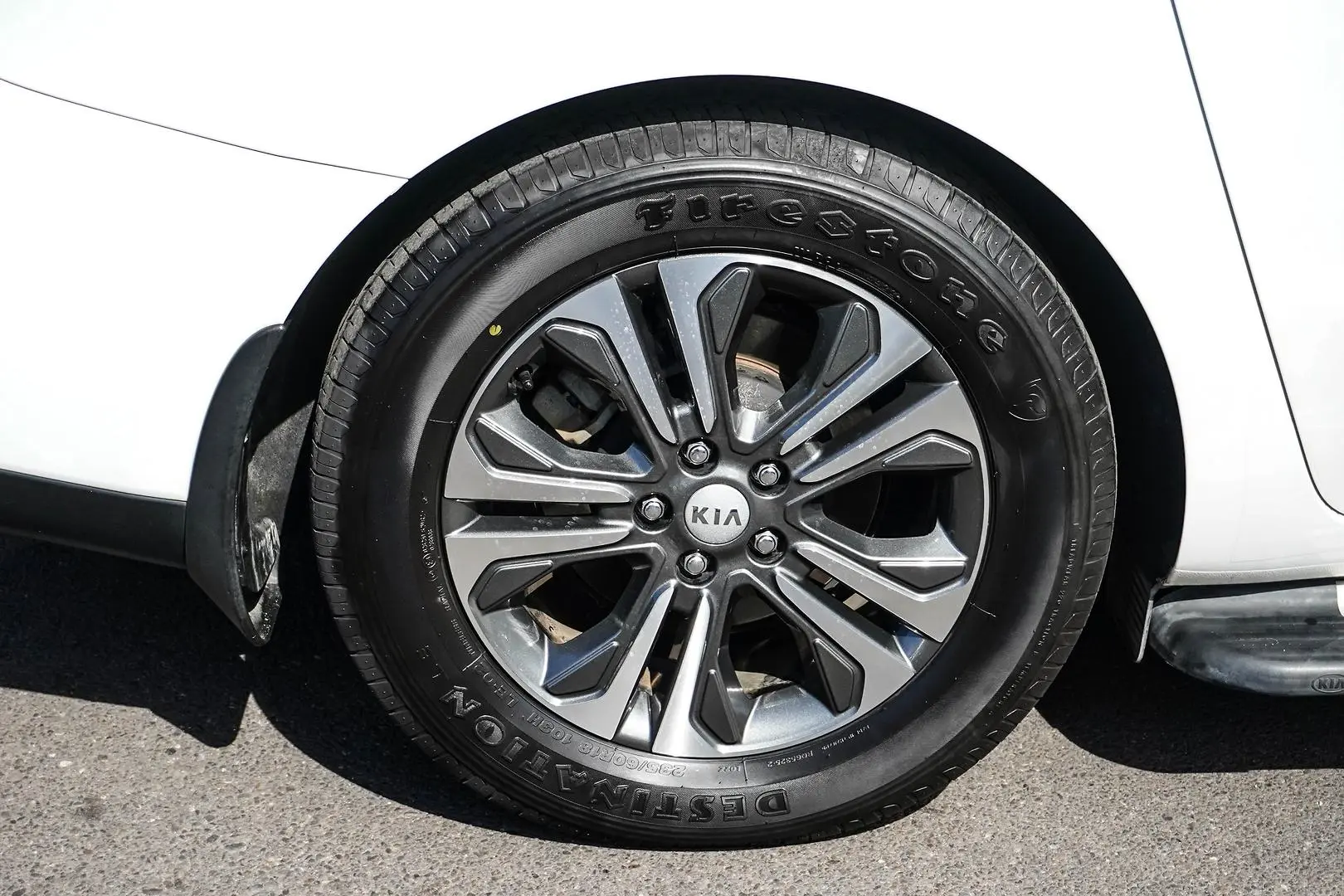 2018 Kia Carnival Gallery Image 20