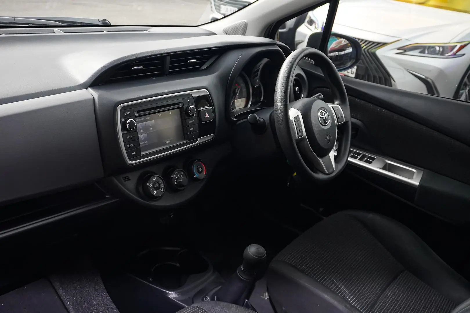 2016 Toyota Yaris Gallery Image 10