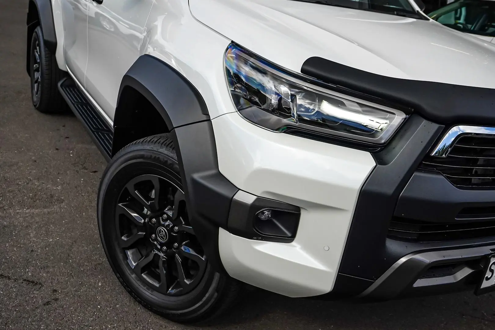2025 Toyota Hilux Gallery Image 11
