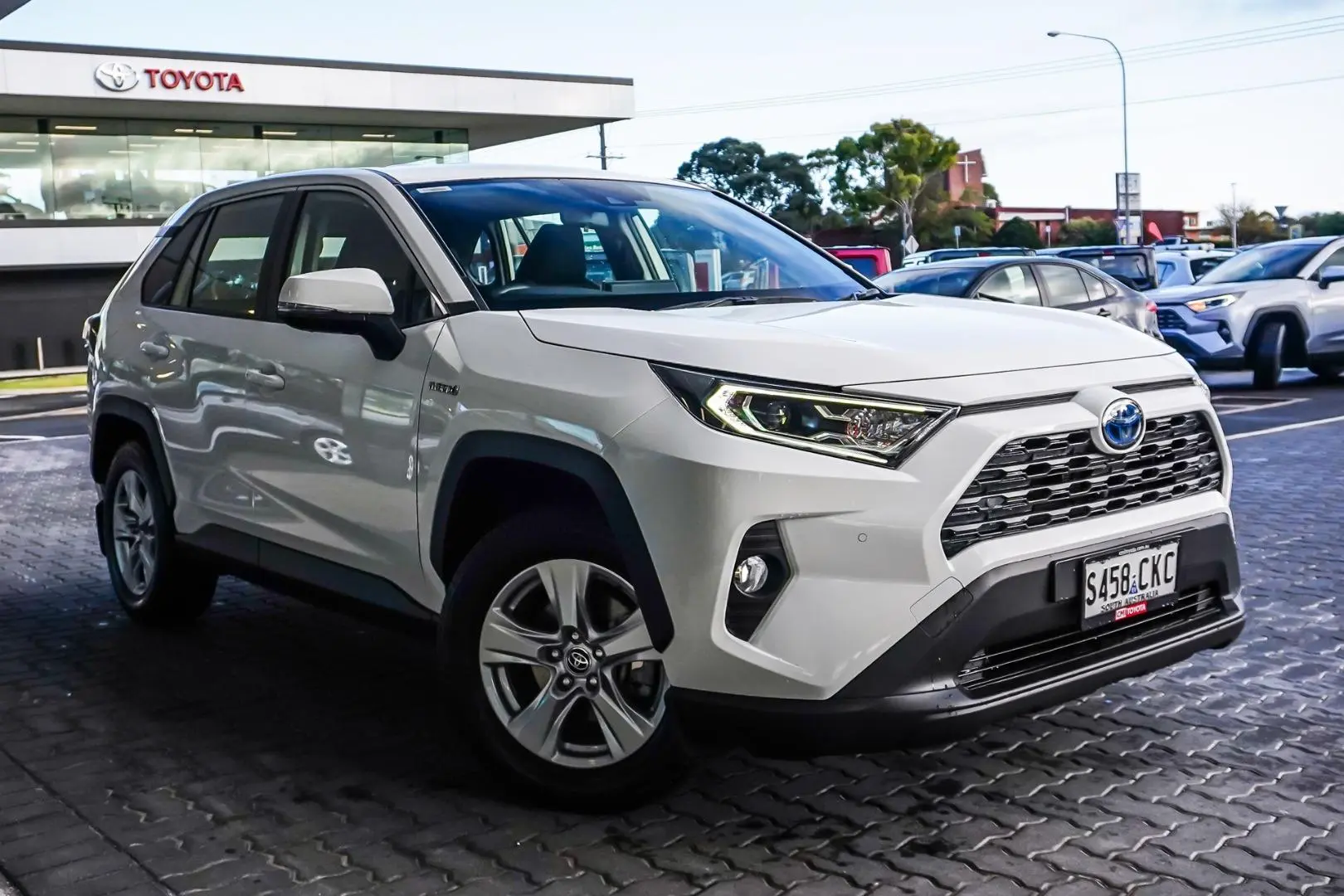 2021 Toyota RAV4 Gallery Image 2