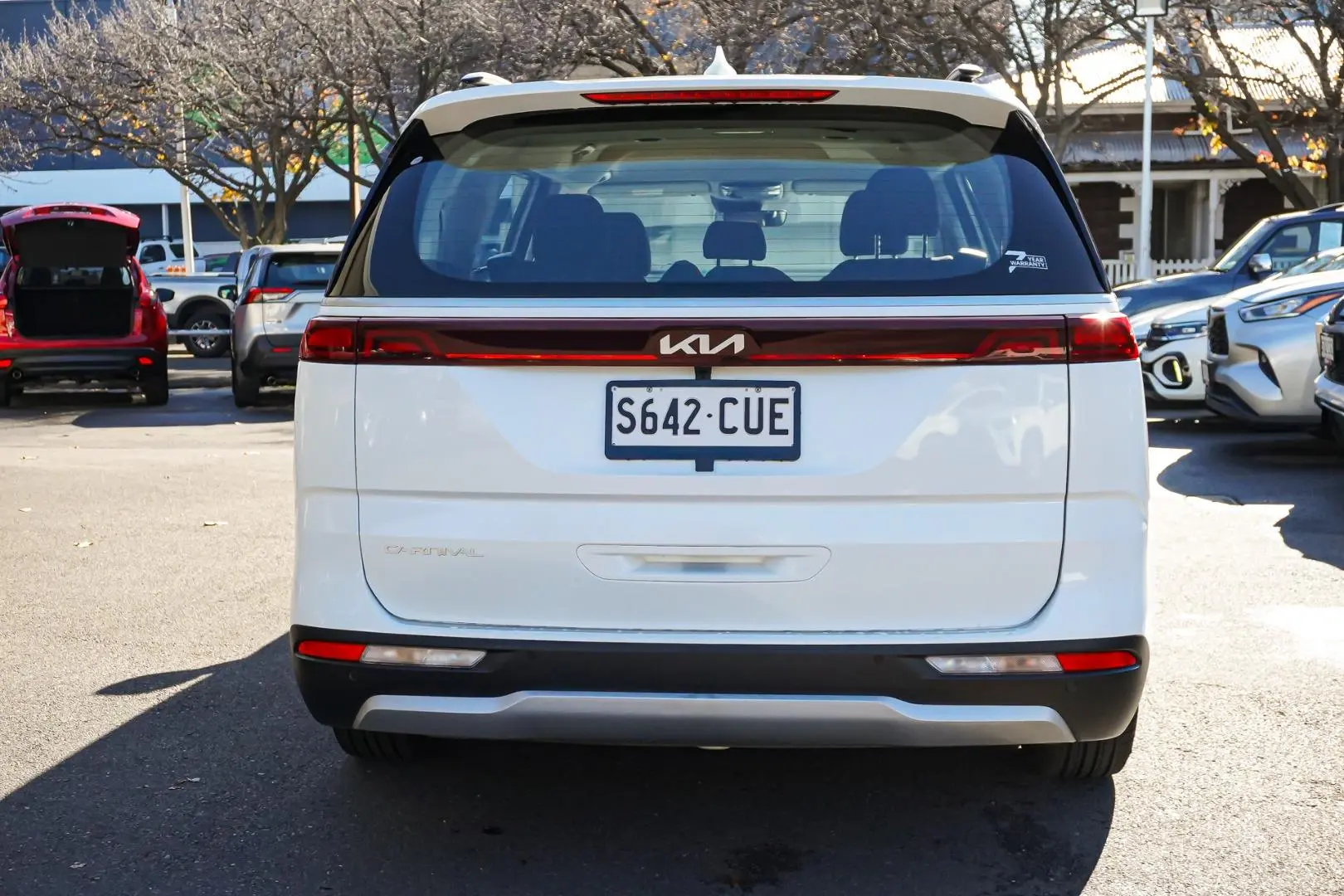 2022 Kia Carnival Gallery Image 6