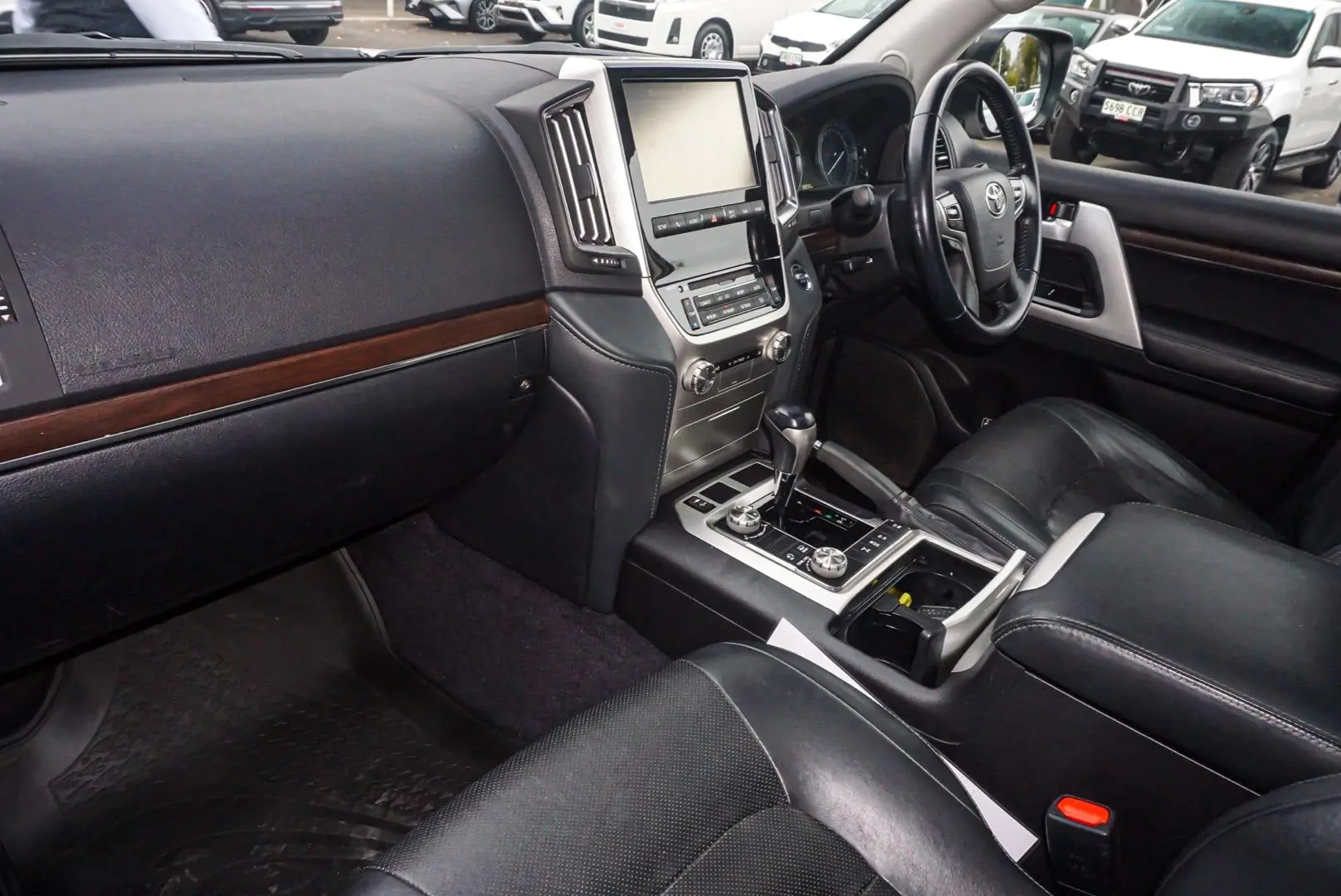 2018 Toyota Landcruiser Gallery Image 10
