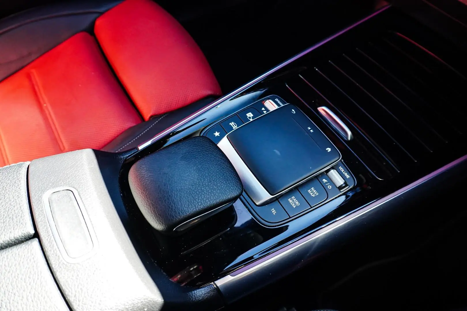 2020 Mercedes-Benz GLA-Class Gallery Image 18