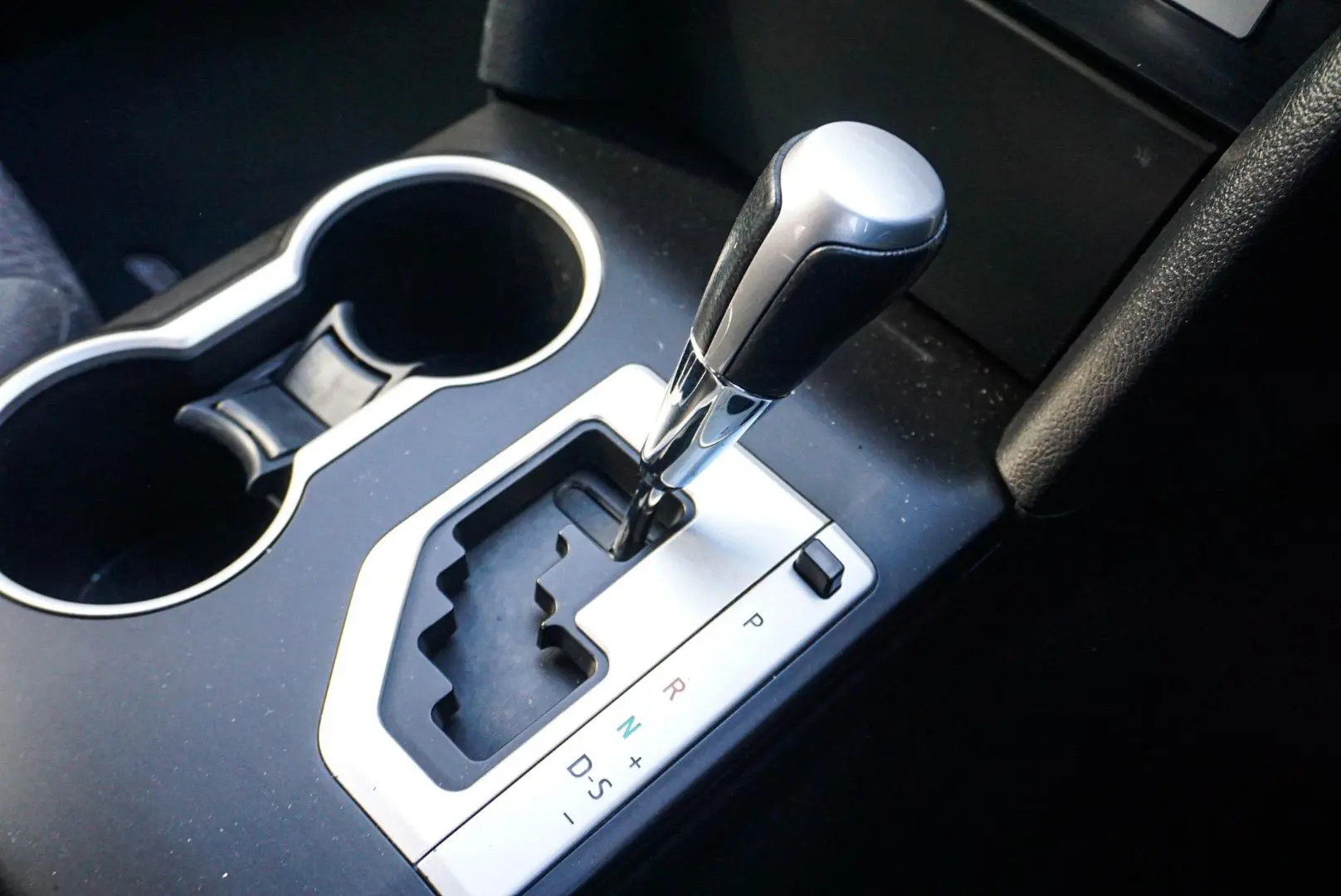 2015 Toyota Camry Gallery Image 19