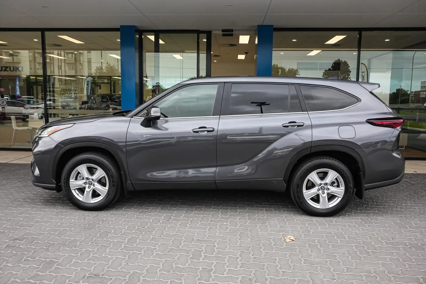 2024 Toyota Kluger Gallery Image 4