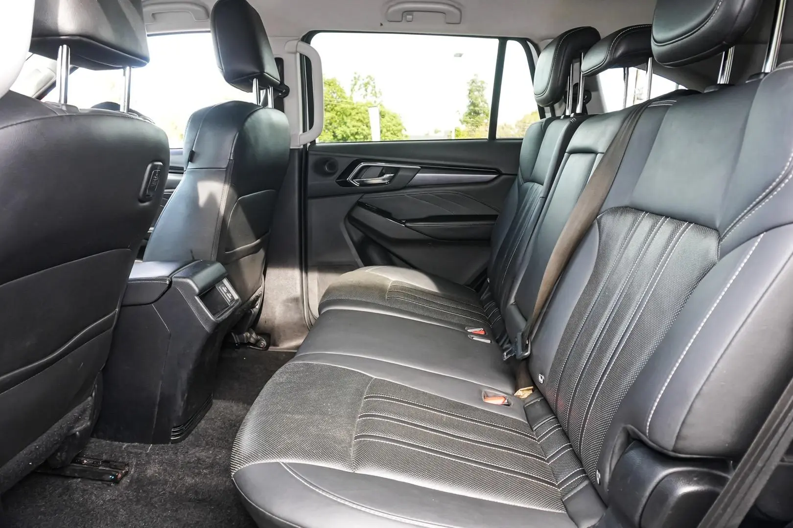 2023 Isuzu MU-X Gallery Image 8
