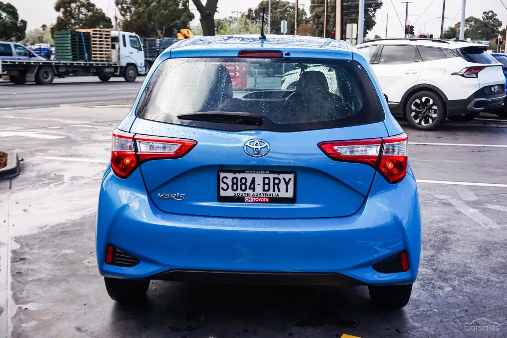 2017 Toyota Yaris Image 5