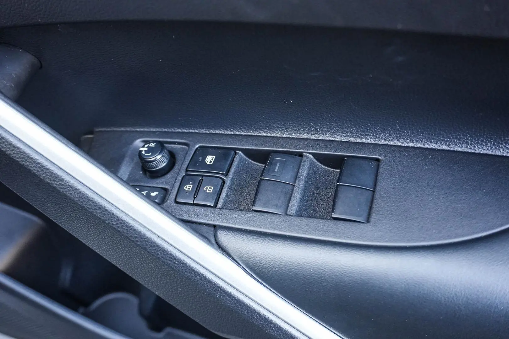 2024 Toyota Corolla Cross Gallery Image 18