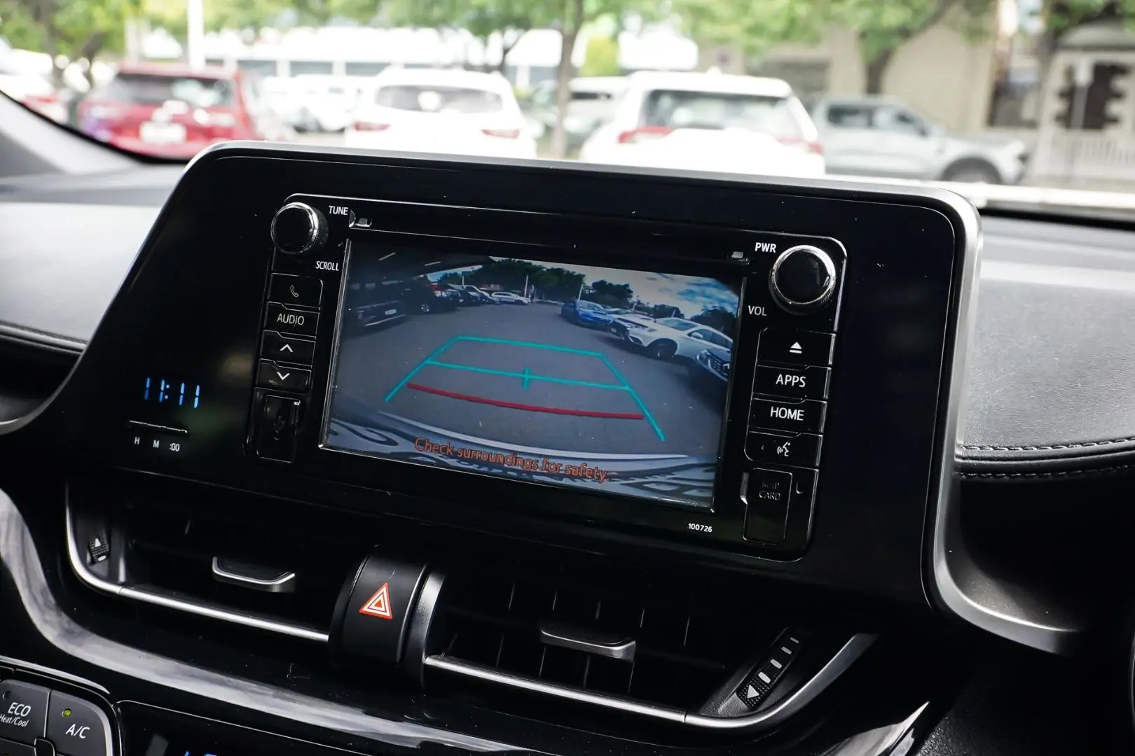 2017 Toyota C-HR Gallery Image 23