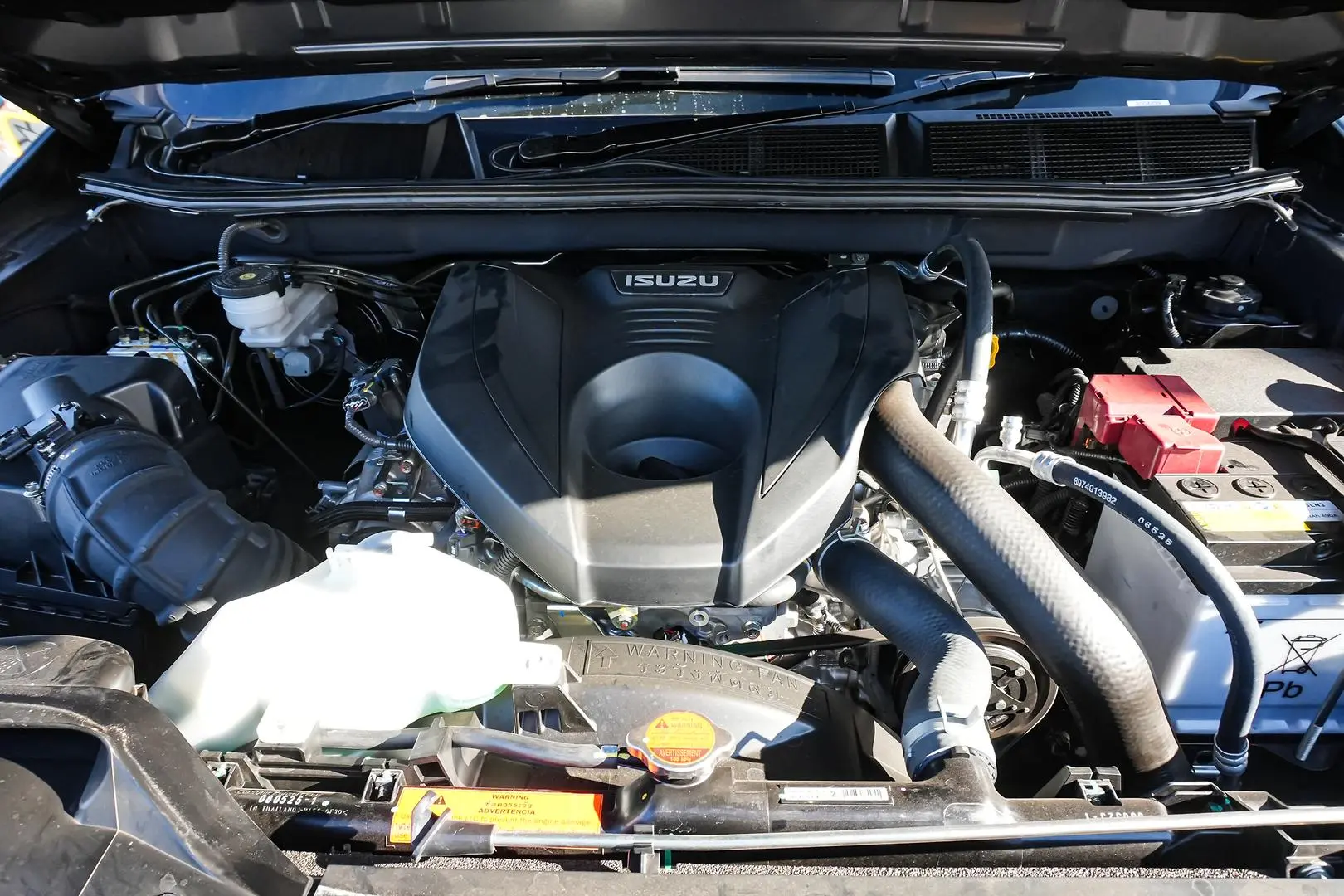 2025 Isuzu D-MAX Gallery Image 23