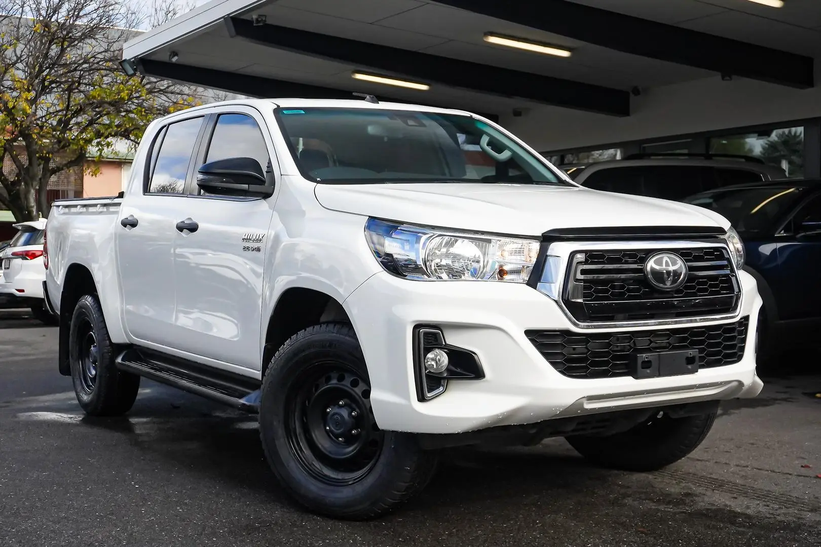 2019 Toyota Hilux Gallery Image 2