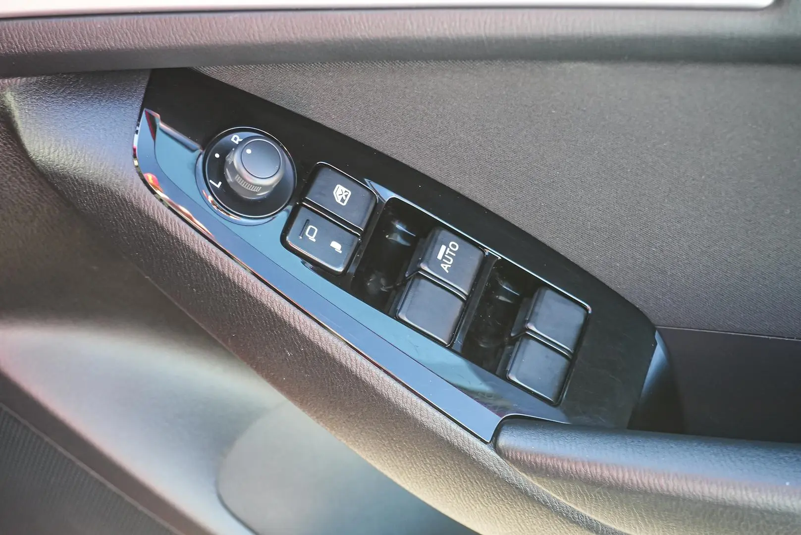 2016 Mazda 3 Gallery Image 18