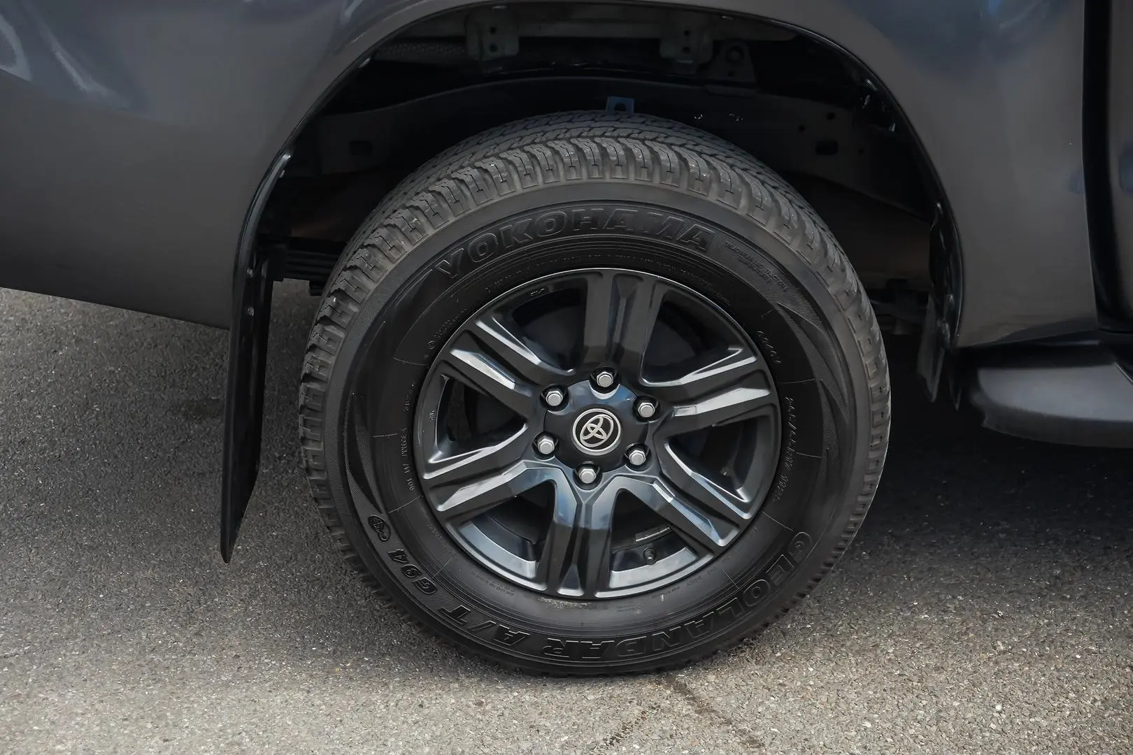 2022 Toyota Hilux Gallery Image 14