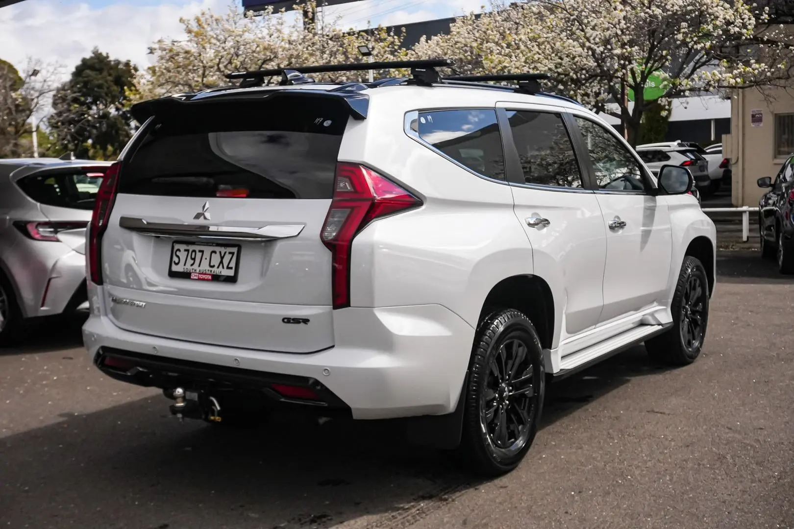 2023 Mitsubishi Pajero Sport Gallery Image 3