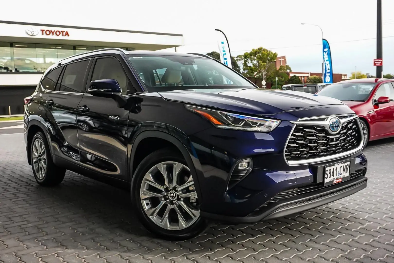 2021 Toyota Kluger Gallery Image 2