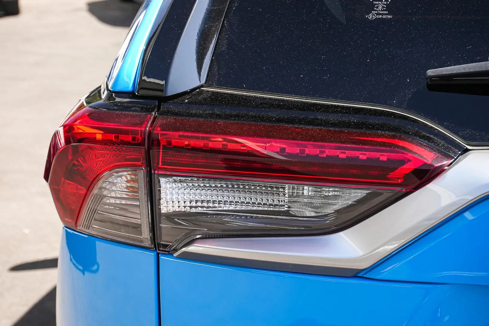 2020 Toyota RAV4 Gallery Image 8