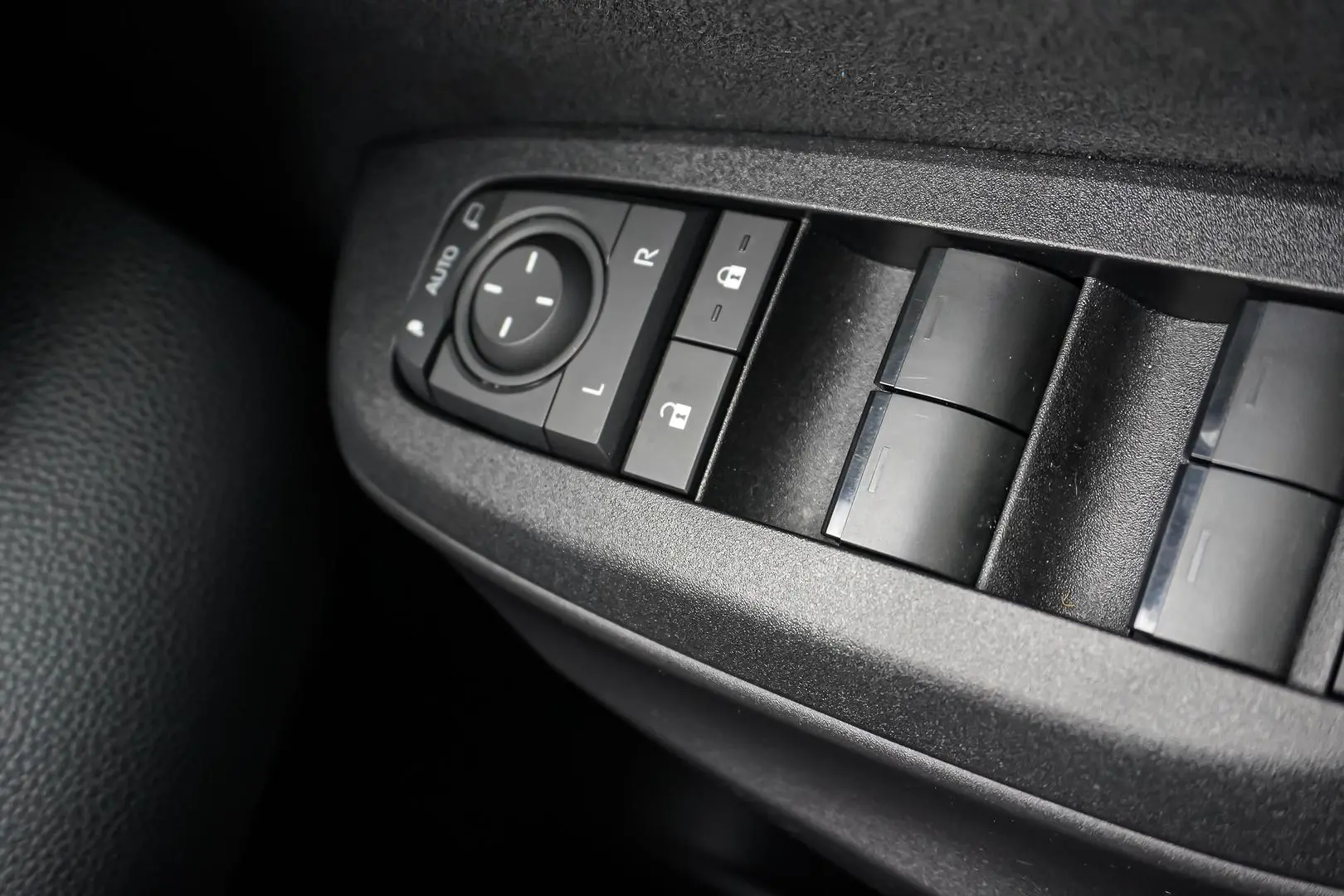 2025 Toyota Yaris Cross Gallery Image 22