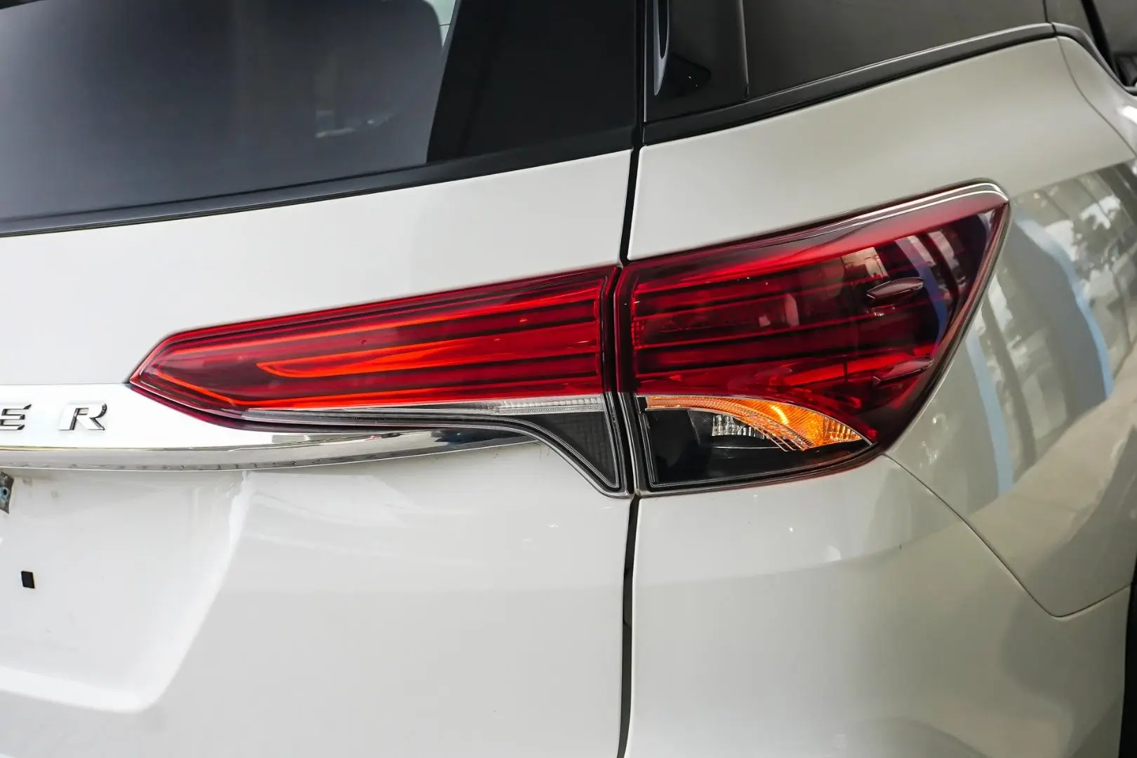 2022 Toyota Fortuner Gallery Image 14