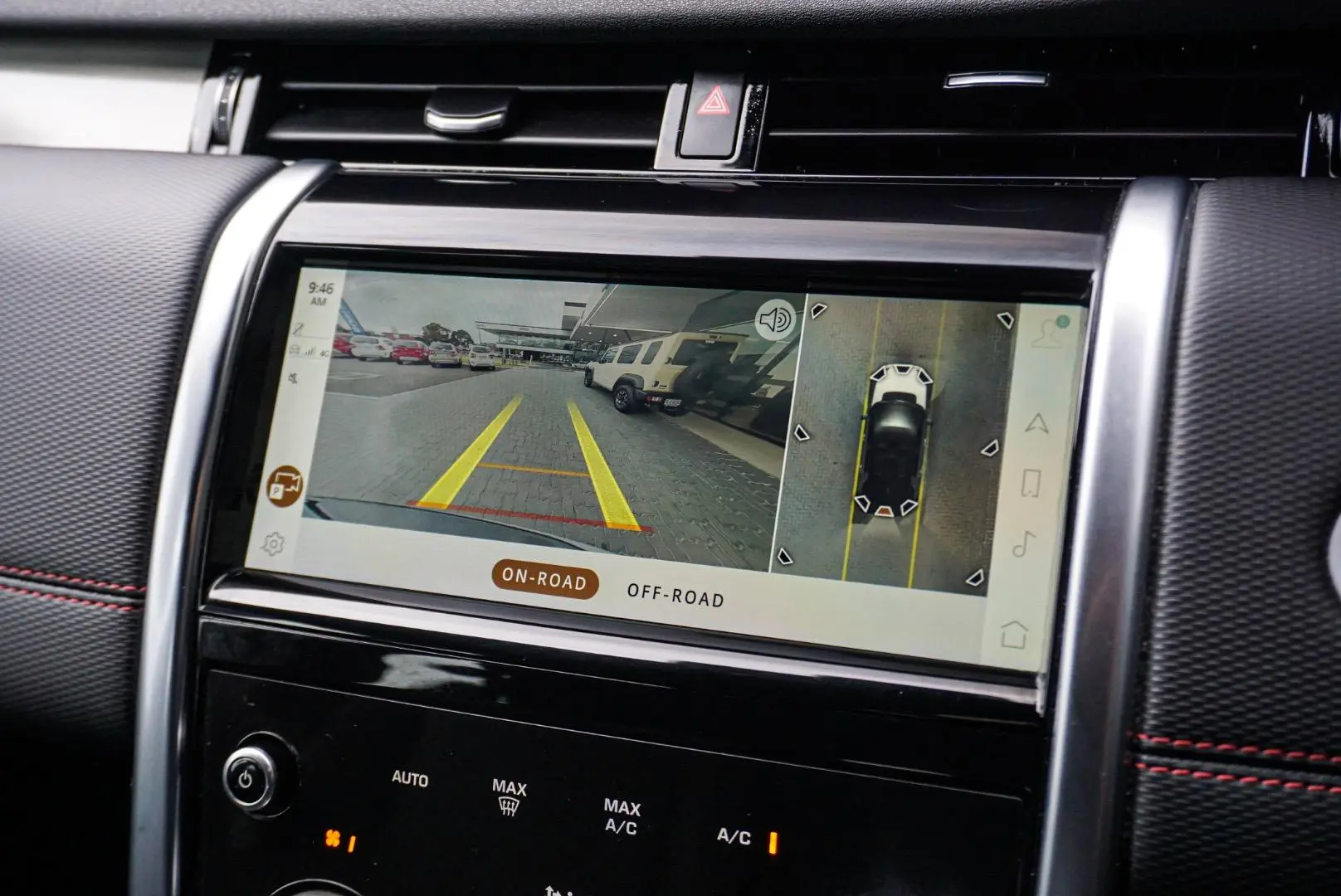 2021 Land Rover Discovery Sport Gallery Image 23