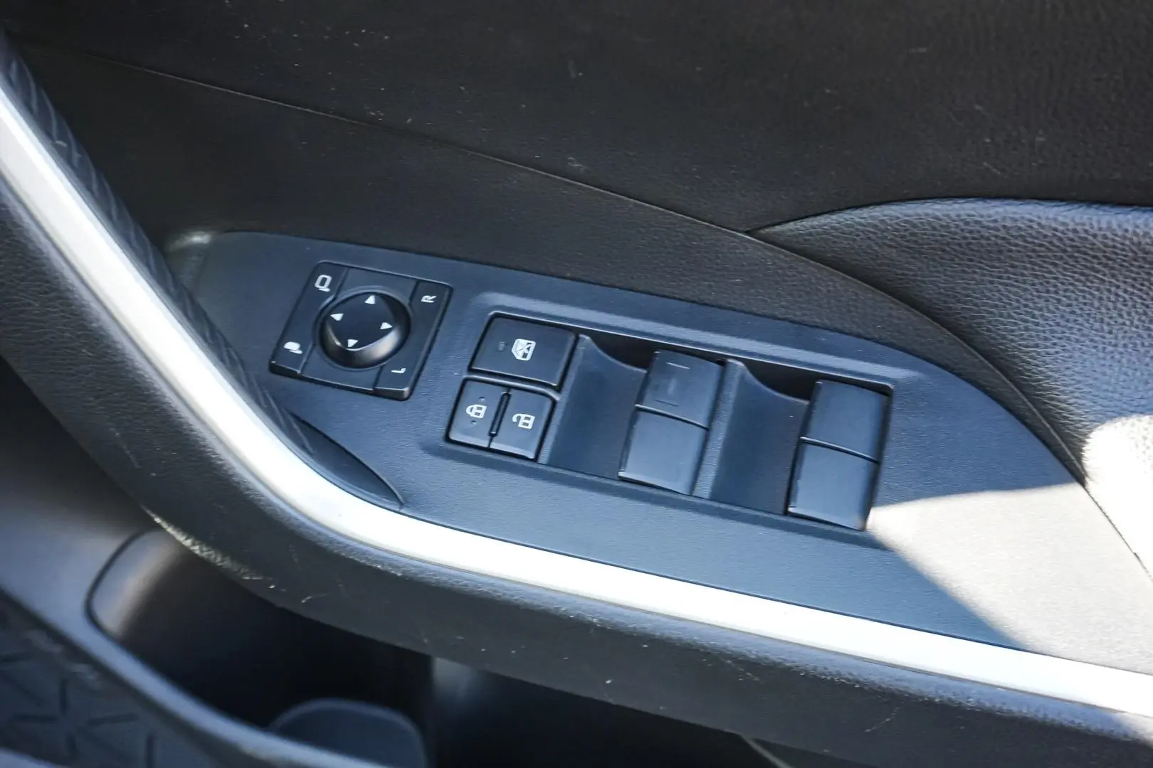 2022 Toyota RAV4 Gallery Image 17