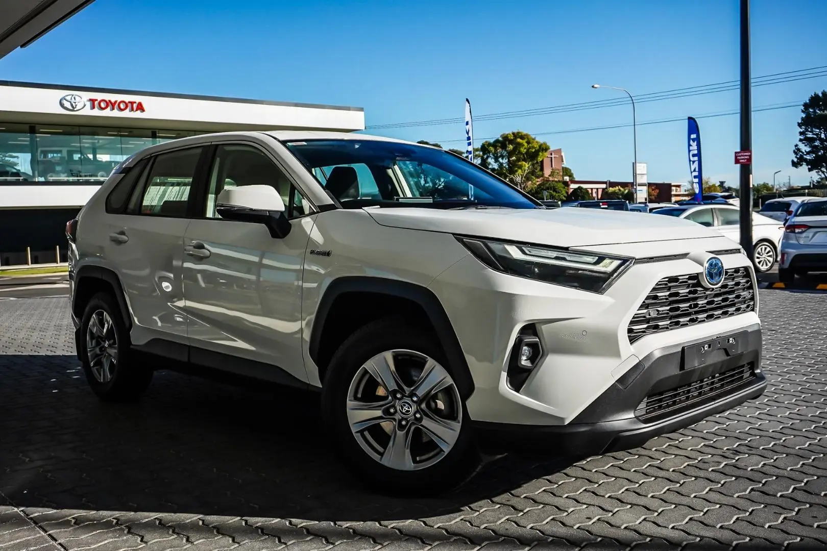 2022 Toyota RAV4 Gallery Image 2