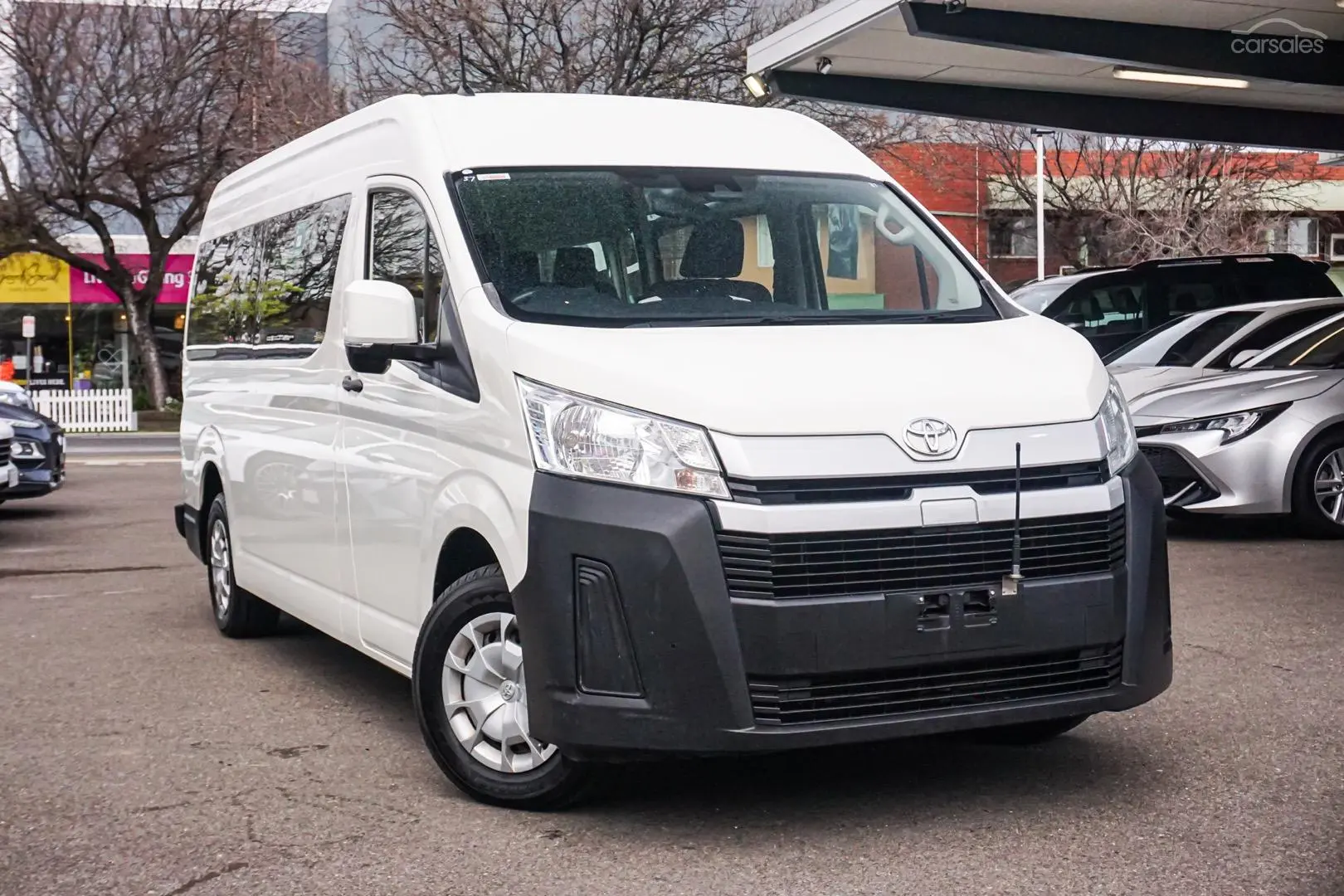 2019 Toyota Hiace Image 2