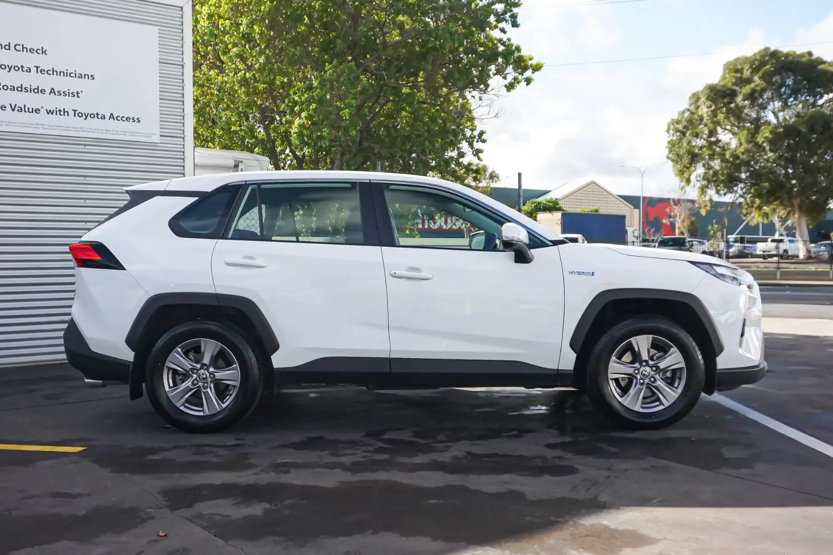 2024 Toyota RAV4 Gallery Image 4