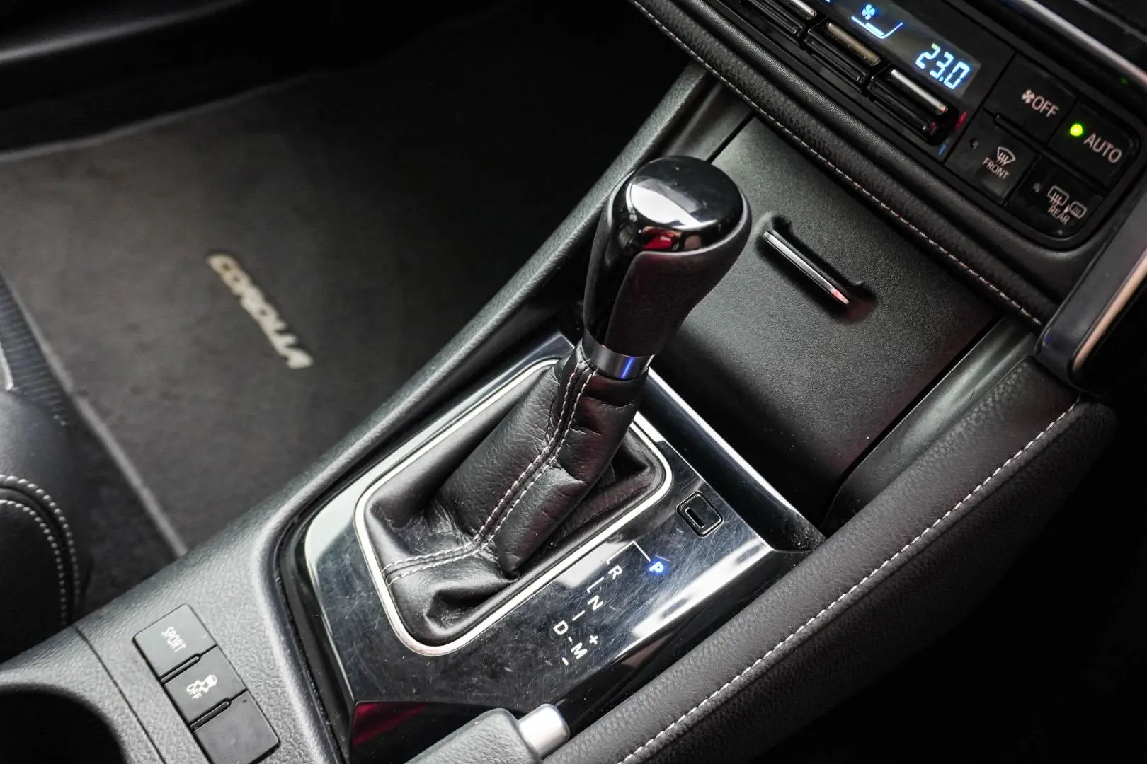 2017 Toyota Corolla Gallery Image 19
