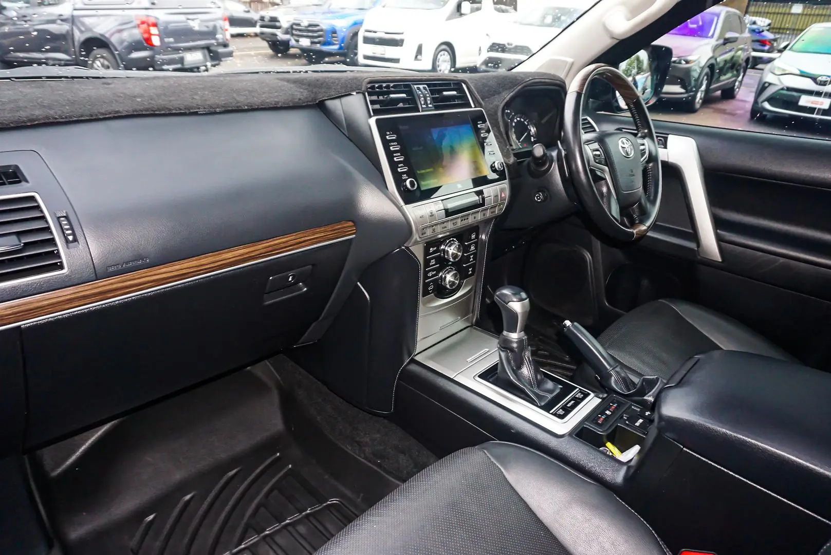 2021 Toyota Landcruiser Prado Gallery Image 10